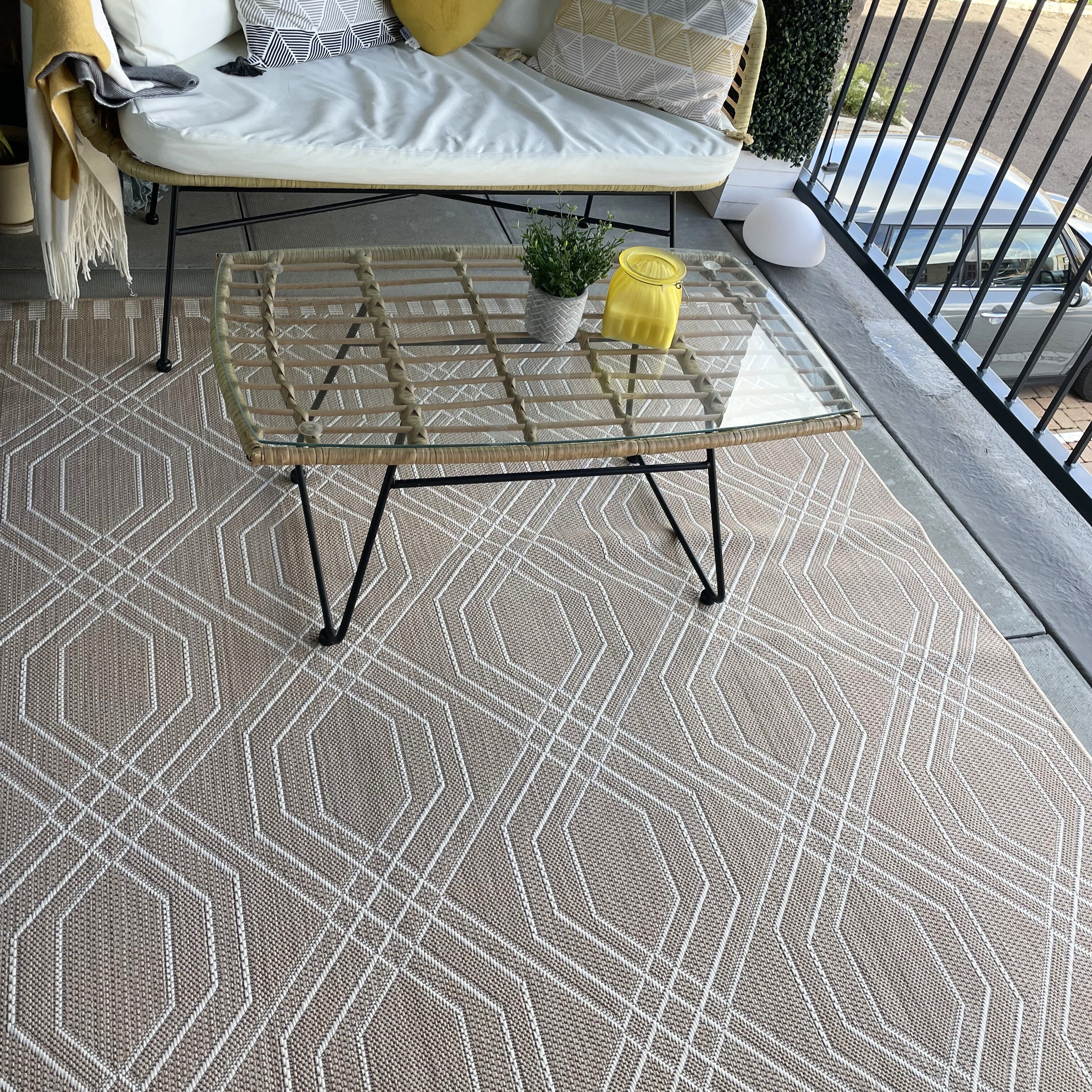 Cream Modern Geometric Area Rug - Basata - Image 2
