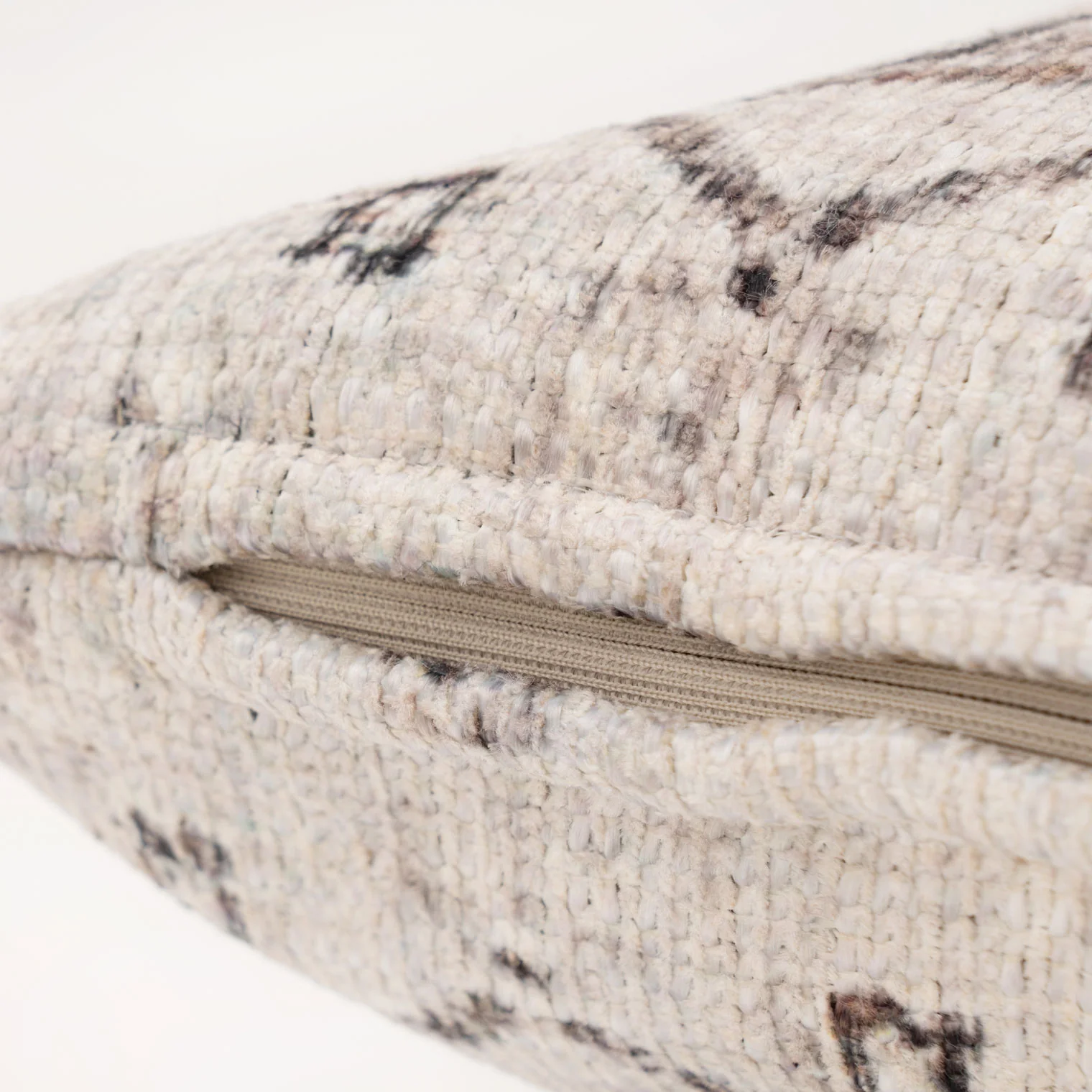 Vintage Ivory Cushion Cover - Image 8