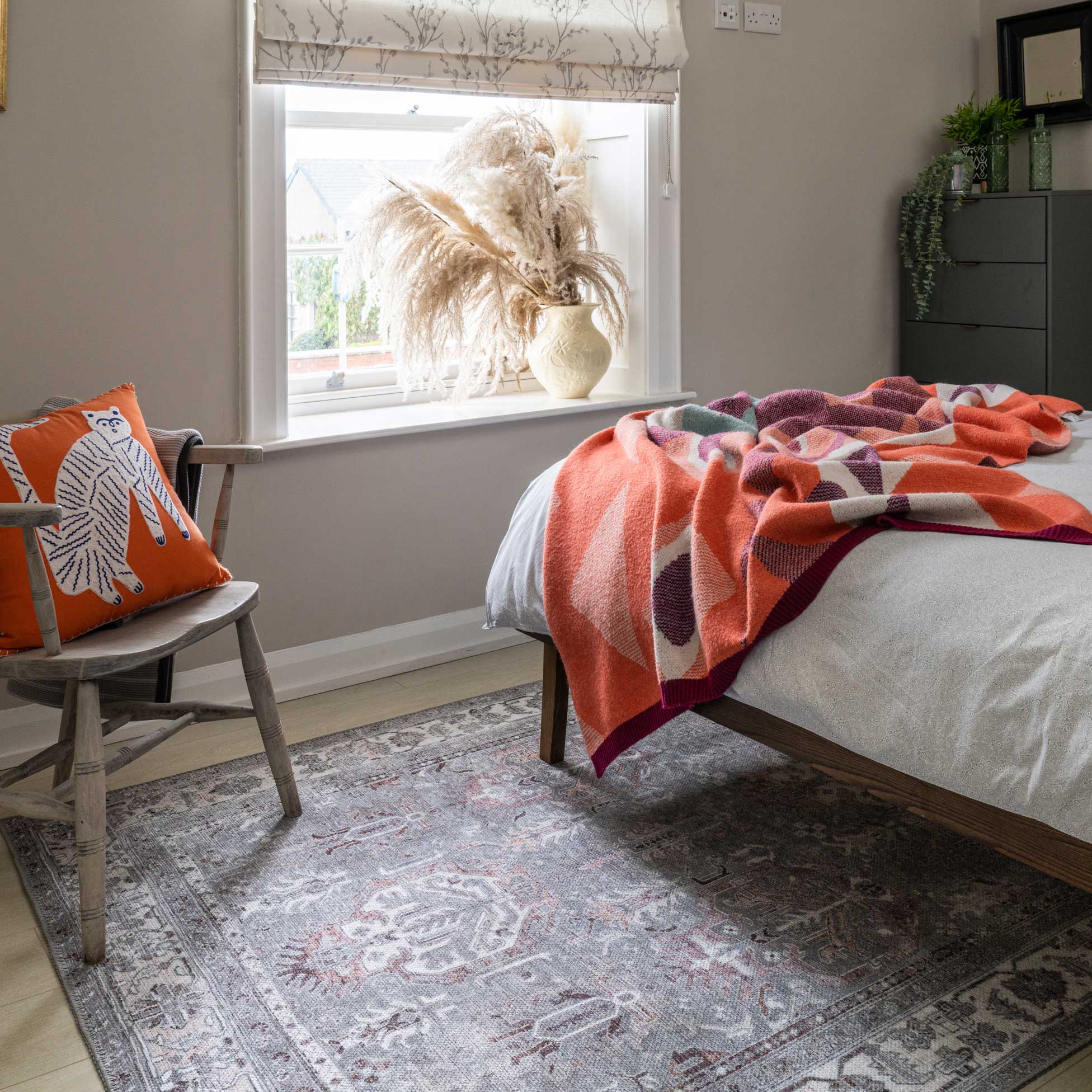 Flatwoven Washable Distressed Grey Bordered Runner - Grand - Image 10
