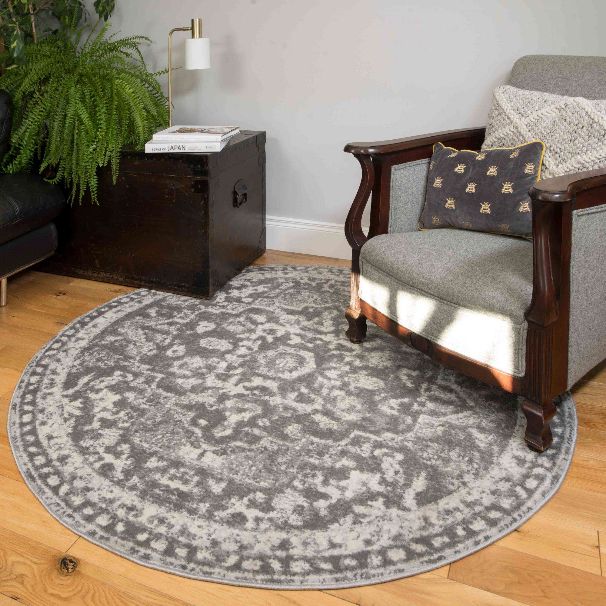 Faded Distressed Grey Oriental Pattern Rug - Demelza - Image 4