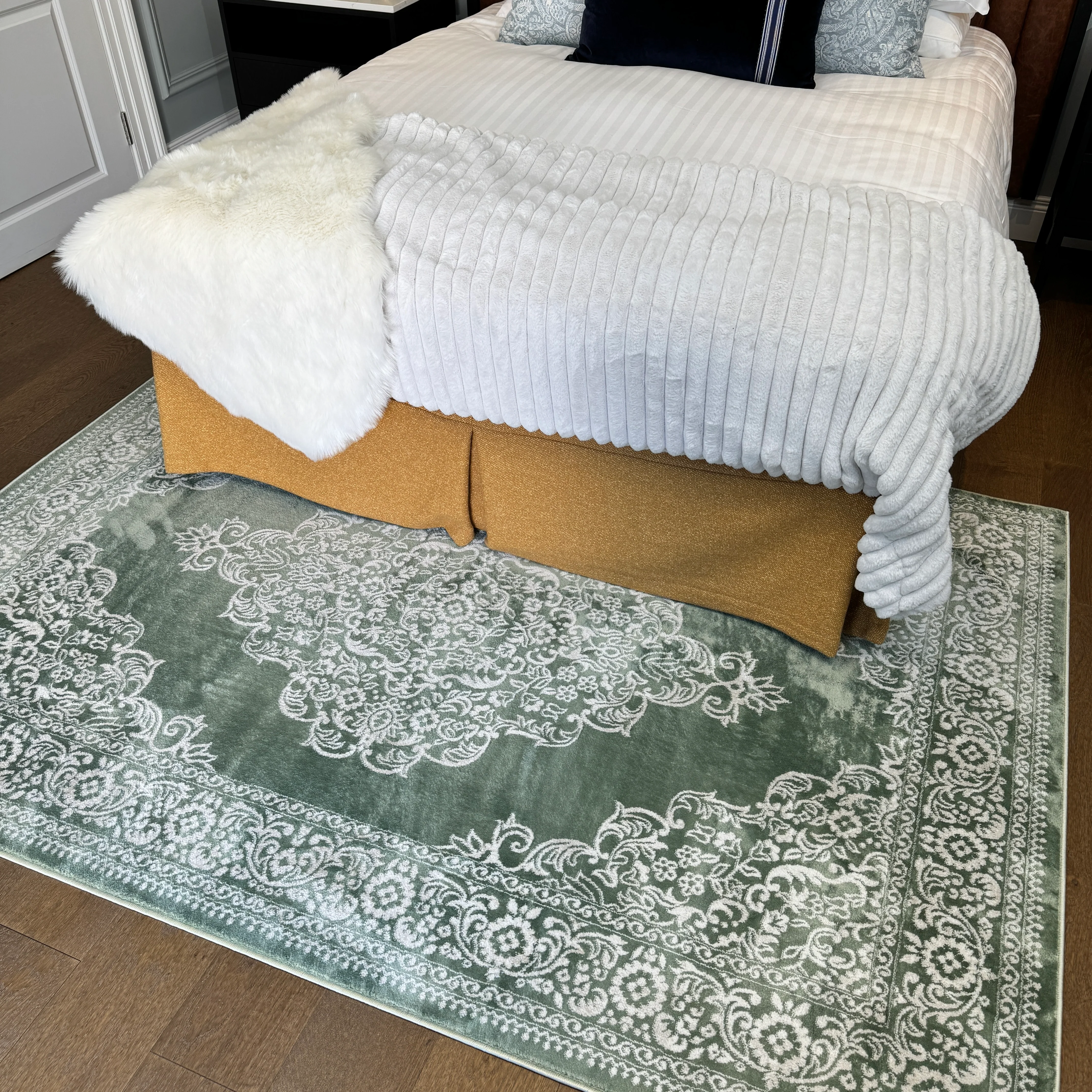 Green Ornate Medallion Rug - Jamila - Image 5