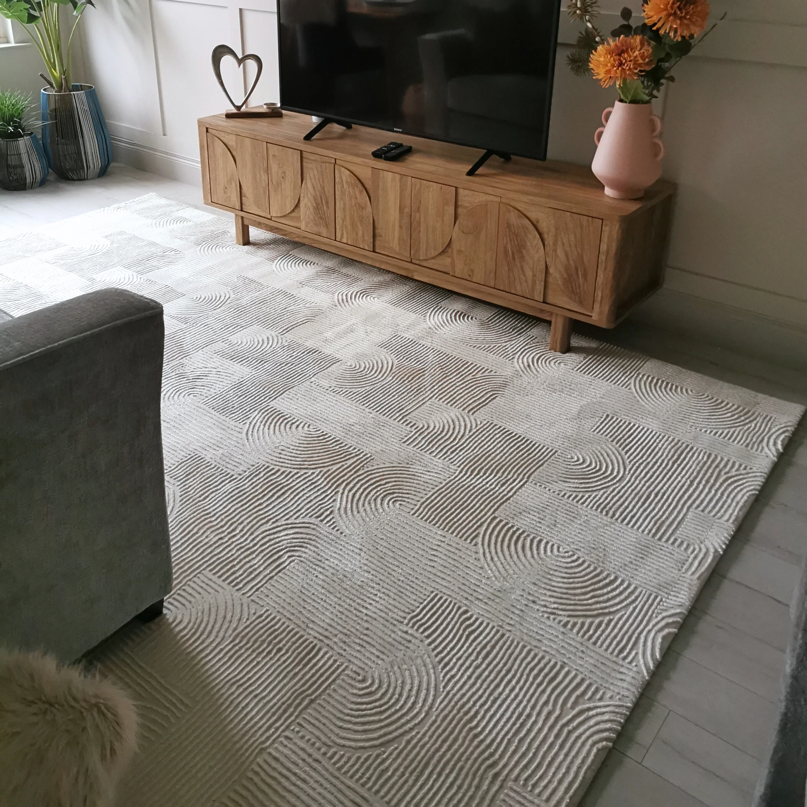 Luxury Retro Cream Rug - Escape - Image 2