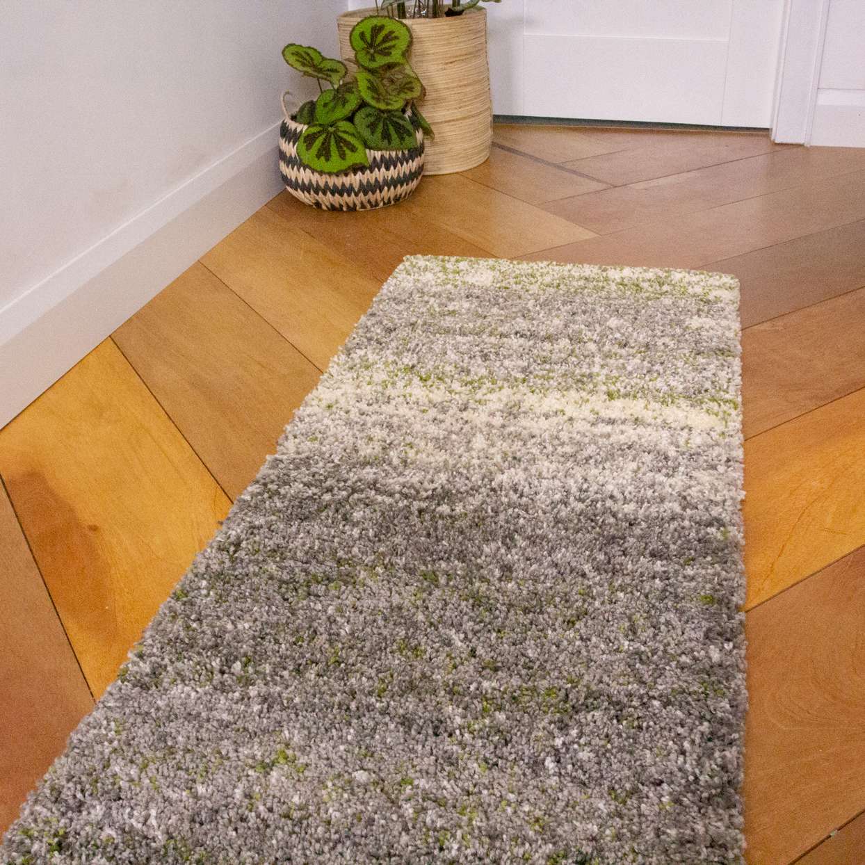 Mottled Stripe Dark Green Shaggy Rug - Image 6