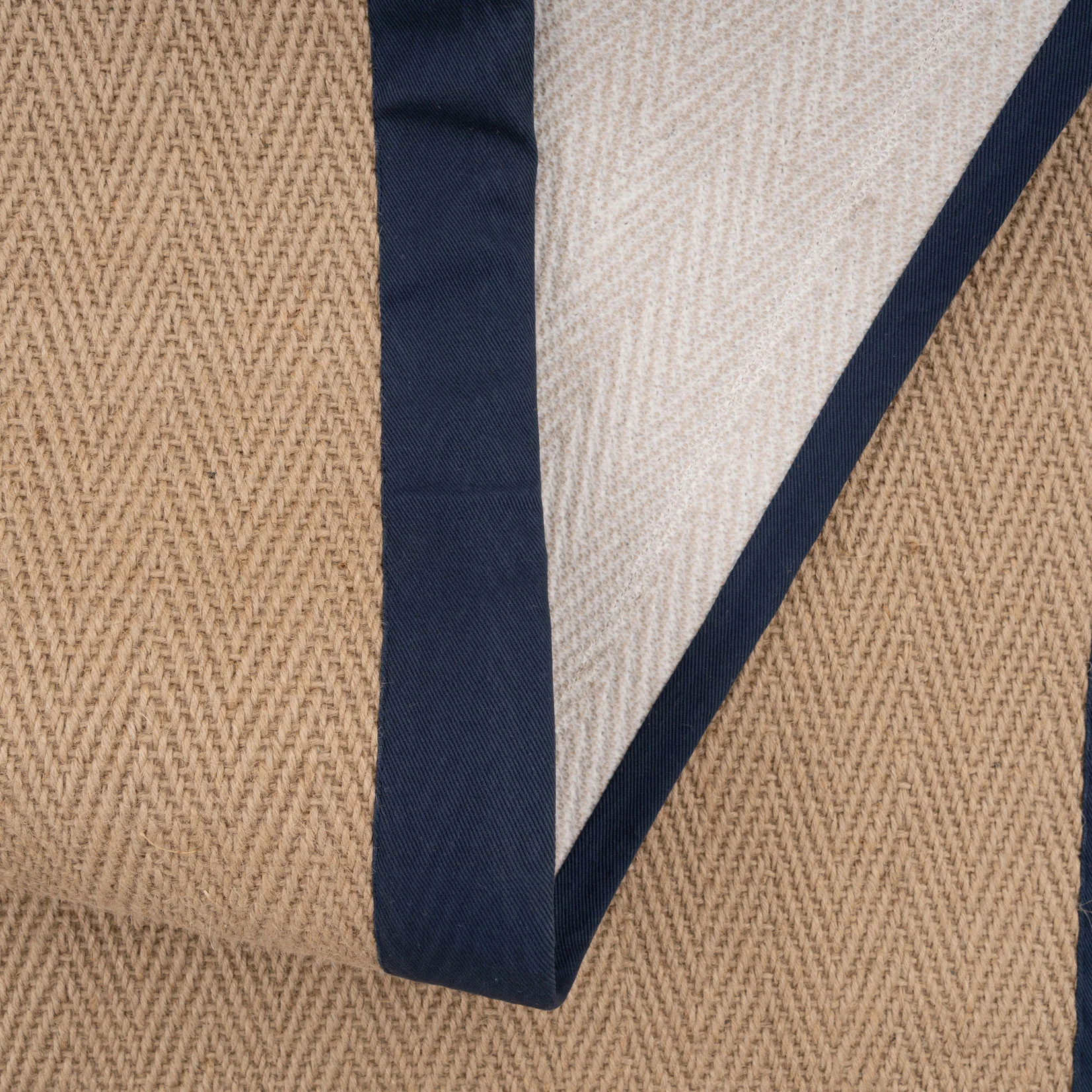 Navy Border Jute Rug - Juliette Navy - Image 10