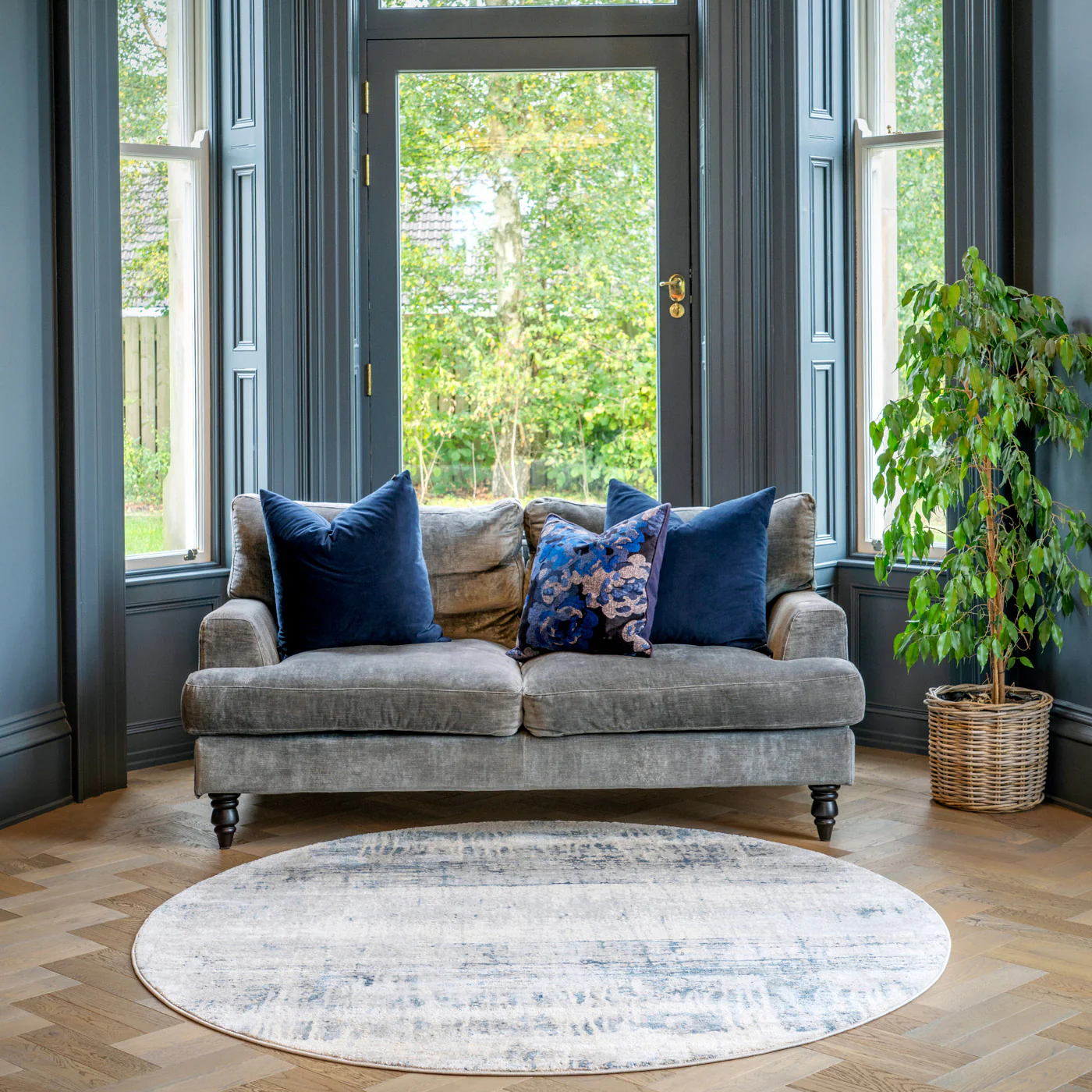 Soft Blue Abstract Circle Rug - Bedtime - Image 3