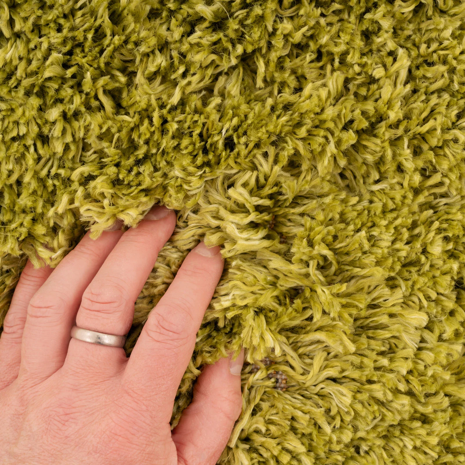 Soft Everyday Moss Green Shaggy Rug - Image 3