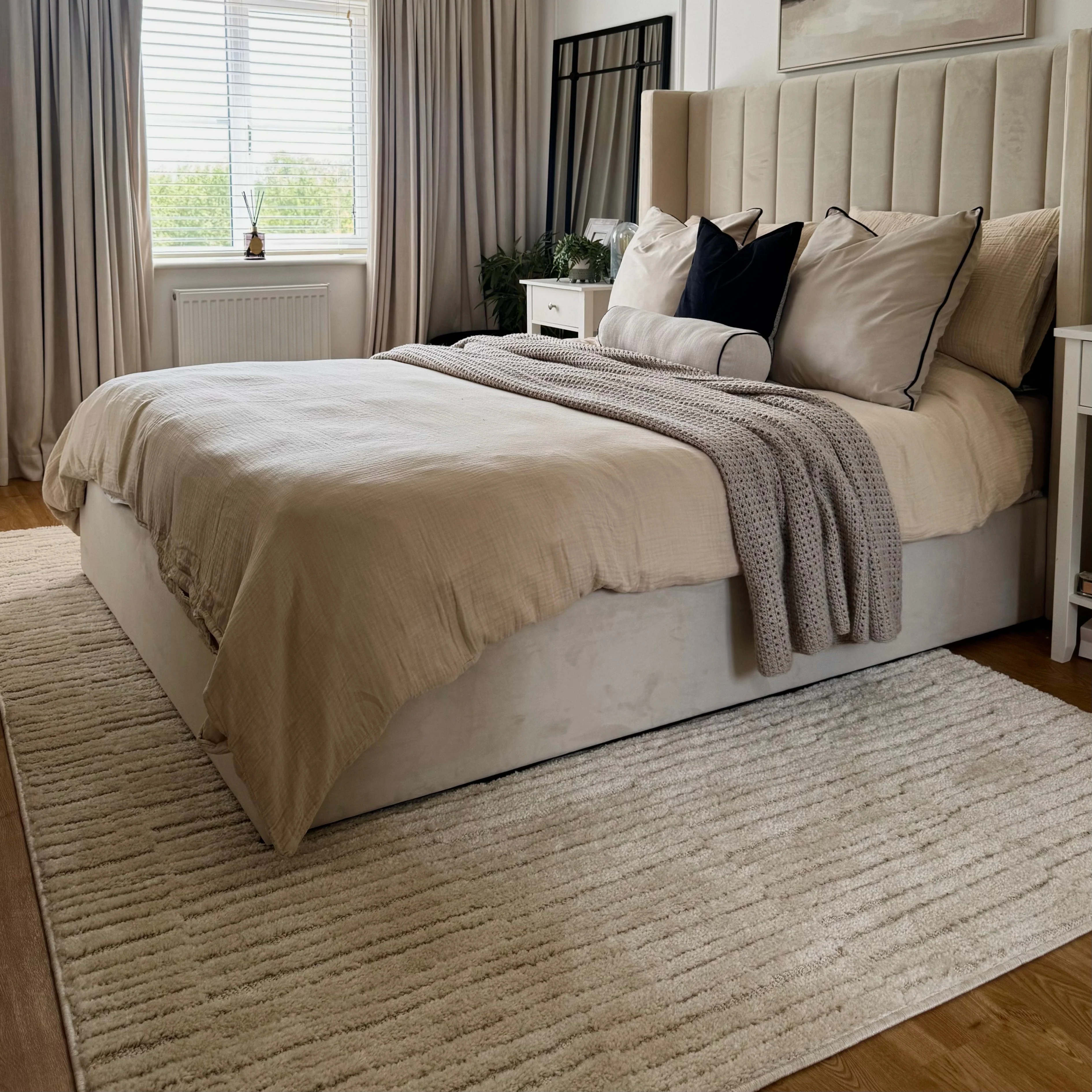Warm White Linear Area Rug - Bowie - Image 3